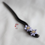 K&auml;sitsi valmistatud Ebony Purple Flower juuksen&otilde;el: Elegantne Hiina stiil naistele