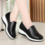 Suvised kerged &uuml;ksikud kingad hingavad naiste kingad pehme tallaga mugavad augukingad kiilkontsaga nahkkingad 41 must