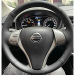K&auml;sitsi &otilde;mmeldud must mikrokiudnahast auto rooliratta kate Nissan Teana 2013-2018 Altima 2013-2018 X-Trail 2014-2017 jaoks Light blue Thread