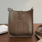 Uus vabaajakott nahast esikiht veisenahast v&auml;ike ruudukujuline kott kott-kott kaasaskantav &otilde;lakott messenger naiste kott 17cm*20cm*6cm brown