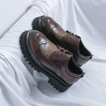 Moodsad Lakknahast Meeste Ametlikud Kingad Mugava Platvormiga Luksuslik Ehtne Nahk Uued Elegantse Mehe Pulma- Sotsiaalsed Derby Kingad 45 must