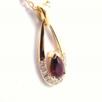 Altesse [F7136] - kullatud  Scarlett  rubiinkaelakee - 24x10 mm punane