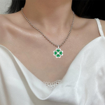 Anime Tokyo Revengers Hinata Tachibana kaelakeed neljalehelise ristiku ripatsiga kaelakee t&uuml;drukutele naistele Choker ehteid kingitus roheline