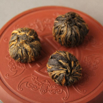2023 Hiina k&auml;sitsi valmistatud must tee Kuldne Yunnan Dianhong Dragon Pearl Dian Hong 100g/3.52oz
