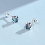 Mitmes v&auml;rvitoonis neljaharulised moissanite k&otilde;rvar&otilde;ngad 30 senti 50 senti 1 karaadine 2 karaadine h&otilde;be meestele ja naistele Valikulised lihtsad k&otilde;rvar&otilde;ngad 8MM