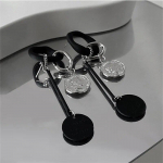 Mustad pikad portree ripatsk&otilde;rvar&otilde;ngad Euroopas ja Ameerika &Uuml;hendriikides Temperament Isiksus Mood Tuttk&otilde;rvar&otilde;ngad Naiste Ehted Kingitus must