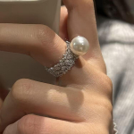 Ni&scaron;idisain H&otilde;behall valge p&auml;rliga avatud s&otilde;rmus Naiste moe isiksus Kerge luksuslik temperament k&otilde;rge klassi nimetiss&otilde;rmus opening adjustable