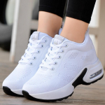 Suurenenud lendavad riidest naiste kingad ja tossud uues moes 34