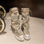 Naiste Saapad 2025 Uued Retro Madalad Platvorm Grafiti Keskmise S&auml;&auml;rega Saapad Seksikas Trend Paksu P&otilde;hjaga &Uuml;mara Ninaga Libisemisvastased S&auml;&auml;reni Moe Saapad 35 khaki