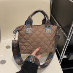 Disain Lingge tepitud polsterdatud suur kandekott nailonist naiste k&auml;ekotid Luksuslik disain &otilde;lakotid poekott 22.5x10.5x19.5cm