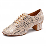 Moodsad seemisnahast dž&auml;ssitantsukingad Naiste t&uuml;drukute s&auml;ravad tantsukingad &Otilde;petajate harjutamiseks m&otilde;eldud tantsukingad libisemisvastased keskmise kontsaga 5 cm 41 beež