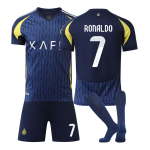 Al-Nassr FC 2024/25 v&otilde;&otilde;rsil #7 Ronaldo noorte jalgpallis&auml;rgi l&uuml;hikeste p&uuml;kste ja sokkide komplekt 16