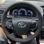 Kohandatud auto rooliratta punutise kate, seemisnahk, 100% sobib Toyota Camry 2012 2013 2014 auto interj&ouml;&ouml;ri tarvikute roolile Gray Thread gray