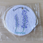 V&auml;ga imavad 100% naturaalsest puidumassist k&auml;snad &ndash; keskkonnas&otilde;bralikud korduvkasutatavad puhastusvahendid k&ouml;&ouml;gi s&auml;&auml;stvaks puhastamiseks lilla