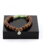 Pierres et Min&eacute;raux. Bracelet Cyanite verte du Br&eacute;sil + Perles bois 8 mm. Fabriqu&eacute; en France.