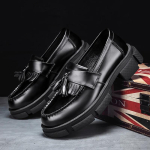 Kingad Mehed Vabaaja tossud slip-on Mugavusdisain Meeste kinga &Auml;ri Nahast tutt Mokassiinid Meeste kingad Mokassiinid mehed formaalsed Kingad 44 must