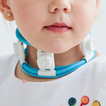 Beebi tortikollise korrigeeriv tugi 8 kuu kuni 5 aasta vanustele lastele sinine