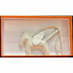 Nahast Pegasuse ripatsi materjalipakett, V&auml;ikese hobuse tiivad, Nahast hobuse armastuse koti aksessuaarripats