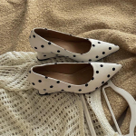 Disaineri luksuslikud kiilud Naiste Mary Jane kingad Lihtsad madalad slip-on kingad Naiste elegantne terava ninaga kleidipumbad t&auml;piline 35 valge