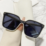 Uued &uuml;hes t&uuml;kis p&auml;ikeseprillid naistele t&auml;iustatud Sense Of Ins Net Red p&auml;ikesekaitsekreem suure raamiga, ruudukujulised, &uuml;mmargused &otilde;hukesed p&auml;ikeseprillid Beige black gray