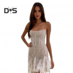 Naiste &otilde;htukleit, litrid, kohev karusnaha dekoor, varrukateta, &otilde;lgadest lahti, k&otilde;hn tupp, seljata balli&otilde;htukleit, minikleit pulma-pruutkleit M valge