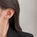 Trendikad kahepoolsed geomeetrilised s&uuml;damek&otilde;rvar&otilde;ngad naistele &ndash; l&auml;bistamata, ni&scaron;i k&uuml;lm stiil Single heart ear cuff
