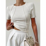 Naiste &uuml;hev&auml;rviline &uuml;mara kaelusega ja l&otilde;hestatud rinnaga T-s&auml;rk. Uus suvine liibuv topp. L