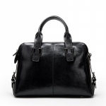 Ehtsast nahast naiste kandikud Luksuslikud k&auml;ekotid, topeltt&otilde;mblukuga disainiga naiste &otilde;lakotid, disainitud ehtsast lehmanahast k&auml;ekotid. must