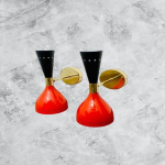 Seinavalgustid l&auml;ikivpunased ja mustad 1950. sajandi keskpaiga messingist Itaalia Diabolo seinalambid, kohandatud pirnipaar