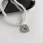 Retro Girl Palace Hollow Love Cross ripats Kaelakee Lihtne Pearl Chocker Clavicle kett kaelakee Naiste helmed h&otilde;be