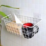 K&ouml;&ouml;gis sepistatud rippuv korv-hoiukast ilma augustamata Seinale kinnitatav lauaarvuti vannitoa tualett small size valge