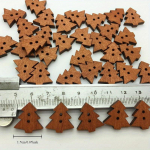 100 tk 2 auguga DIY puidust n&ouml;&ouml;bid &ndash; sobivad suurep&auml;raselt v&auml;ljal&otilde;igete tegemiseks, k&auml;sit&ouml;&ouml;ks ja &otilde;mblemiseks. 100pcs