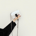 Naiste Retro Mini Ristketi Kott - S&uuml;gis/Talv 2022 Huulepulga Ni&scaron;i Tekstuuri Disain