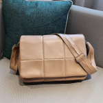 Pehme PU Space &otilde;lakott naistele talveklapiga polsterdatud Crossbody kott suure mahutavusega allak&auml;ekott 33x10x22cm