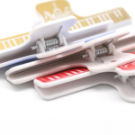 1TK V&auml;rvilised Plastikust Noodiklambrid Raamatu Paberihoidja Kitarri Viiuli Klaverim&auml;ngijale Multifunktsionaalsed Vedruklambrid 15cm