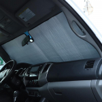 Toyota Tacoma 2006-2022 alumiiniumfooliumist h&otilde;bedase auto esiklaasi termokardina varjundiga p&auml;ikesekaitsega autole 2016-2022