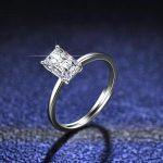 Moodne t&otilde;eline moissanite teemant neljaharuline neliharuline s&otilde;rmus smaragdl&otilde;ikega puhas S925 h&otilde;be naistele peened ehted pulmakingitus 9