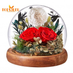 Igavese v&otilde;ilille lilleline klaaskate, puidust alus, v&otilde;ilillest s&auml;ilinud t&otilde;eline l&otilde;pmatuse klaasist kuppel, naise s&otilde;branna naise s&otilde;brap&auml;eva kingitus roosa