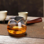 Klaasist teekann Hiina teekannu tseremoonia tarvikud K&uuml;lgk&auml;epidemega Fair Cup k&ouml;&ouml;girestoranis Style B