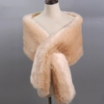 Pruudisall karusnahast varastas kunstkarusnahast m&auml;his &otilde;htukleit Bolero neem Pulmasall Talvine pruudimantel L