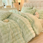 Premium Talvine J&auml;nese Karusnaha Pl&uuml;&uuml;sist Neljaosaline Komplekt: Paksustatud korallfliisist ja piimasametist tekikott koos kunstkarusnahast kolmeosalise voodilinade komplektiga. 1.8m (6ft) Bed