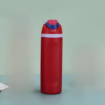 16/24 OZ Termoskruus &Uuml;he nupuvajutusega avanev 304 roostevabast terasest Kahekordne joogipudel Peidetud k&auml;epide Sobib &otilde;ues, igap&auml;evaseks kasutamiseks 16oz-450ml punane