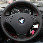 Isetehtav k&auml;sitsi &otilde;mmeldud must kunstnahast roolikatete kate BMW E90 320 318i 320i 325i 330i 320d X1 328xi 2007 jaoks Gray Thread