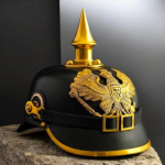 Saksa Preisimaa Pickelhaube kiiver K&otilde;rge kvaliteet , Naastudega kiiver Messingist kotkas S&otilde;jav&auml;ekiiver