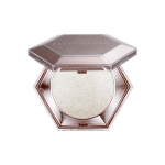 FENTY BEAUTY Diamond Bomb K&otilde;ikjale sobiv teemant-l&auml;ikega highlighter