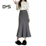 Kalasaba elastse k&otilde;rge v&ouml;&ouml;kohaga volangidega maksiseelik &uuml;hev&auml;rviline puusade &uuml;mber m&auml;hitud pikk seelik kontoridaamile igap&auml;evaseks kandmiseks L must