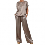 2 tk/komplekt Naiste &uuml;laosa p&uuml;kste komplekt satiinist &uuml;mmarguse kaelusega poolvarrukatega pluus Laia s&auml;&auml;rega elastsed v&ouml;&ouml;kohaga p&uuml;ksid taskutega. Igap&auml;evane vaba aeg avar riietus 3XL