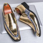 Moodne luksusbr&auml;ndi disainerimood meestele kuldne must neetidega slip-on vabaajajalatsid formaalne pulmakleit homecoming jalatsid Zapatos Hombre 38