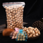 Puidust naftaliini kamperpallid Looduslik seeder Kapp Riidekapp Sahtel Kahjurputukate t&otilde;rje Putukat&otilde;rjevahend Ennetab hallitust niiskust Camphor Ball 100 pcs
