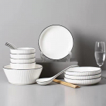 Must joon vertikaalse mustriga 18-osaline n&otilde;udekomplekt majapidamises kasutatavad keraamilised kausid ja n&otilde;ud Suur nuudlikauss Supikauss S&uuml;gav roog supitaldrikun&otilde;u lauan&otilde;ud